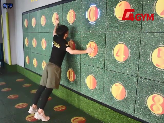 广州第四期03-交替前后手站姿支撑 交替前后手站姿支撑，
