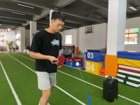 智能乒乓球训练系统 智能乒乓球训练器使用于初学者拍球手感，能有效的让乒乓球训练者找到击球的乐趣，